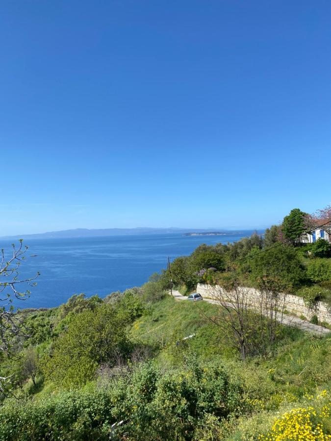 The Balcony Villa Glossa Bagian luar foto